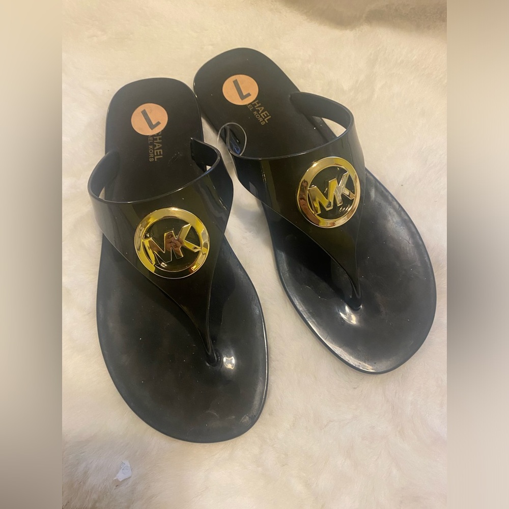 Michael Kors thong sandals size 7